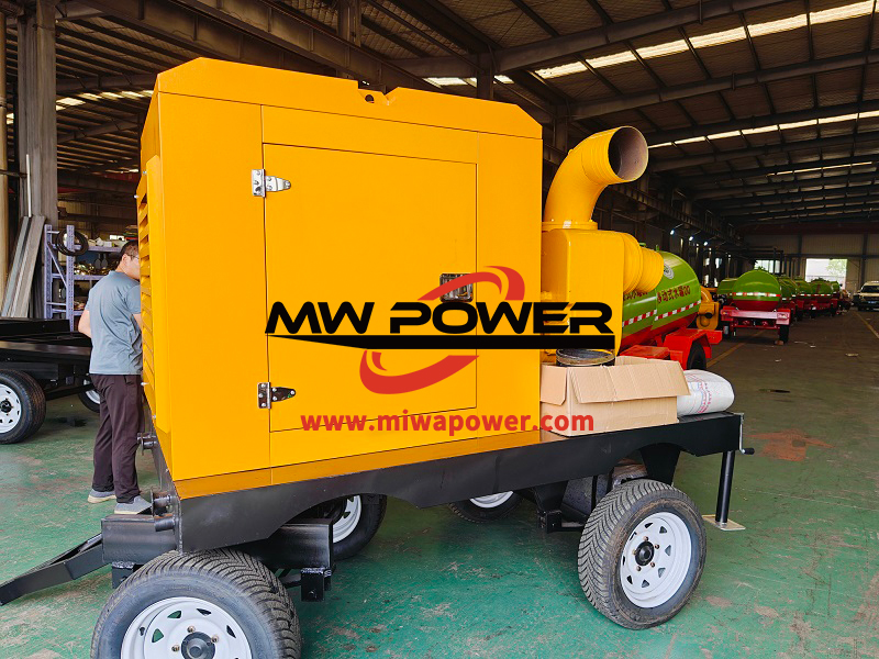 500m3 mobile self-priming pump truck for delivery.jpg