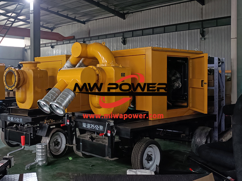 Mobile self-priming pump truck.jpg
